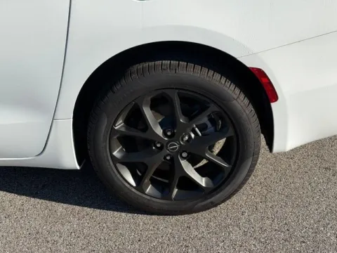 More photos of 2026 Chrysler Pacifica Limited at Clement Chrysler Dodge Jeep Ram Columbia, IL