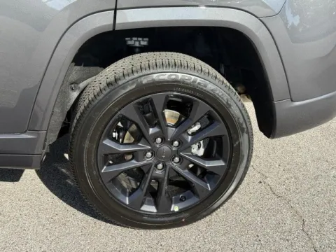 More photos of 2026 Jeep Grand Cherokee Limited Reserve at Clement Chrysler Dodge Jeep Ram Columbia, IL