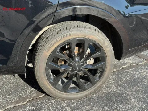 More photos of 2022 Kia Sorento SX at Clement Chrysler Dodge Jeep Ram Columbia, IL