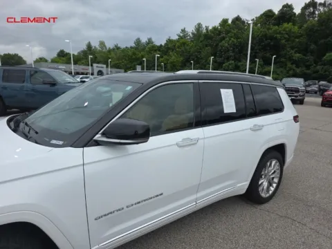 More photos of 2021 Jeep Grand Cherokee L Summit at Clement Chrysler Dodge Jeep Ram Columbia, IL
