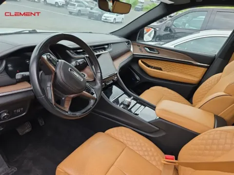 More photos of 2021 Jeep Grand Cherokee L Summit at Clement Chrysler Dodge Jeep Ram Columbia, IL