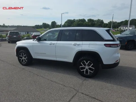 More photos of 2024 Jeep Grand Cherokee Limited at Clement Chrysler Dodge Jeep Ram Columbia, IL