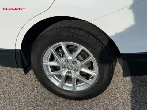 More photos of 2022 Chevrolet Equinox LT at Clement Chrysler Dodge Jeep Ram Columbia, IL