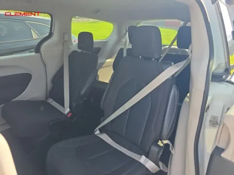 More photos of 2023 Chrysler Voyager LX at Clement Chrysler Dodge Jeep Ram Columbia, IL