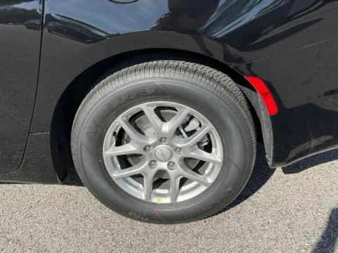 More photos of 2027 Chrysler Pacifica Select at Clement Chrysler Dodge Jeep Ram Columbia, IL