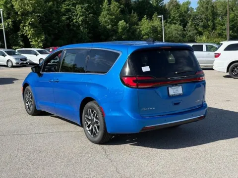 Another view of 2027 Chrysler Pacifica Limited for sale in Columbia, IL at Clement Chrysler Dodge Jeep Ram Columbia