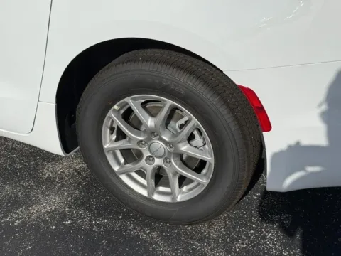 More photos of 2027 Chrysler Pacifica Select at Clement Chrysler Dodge Jeep Ram Columbia, IL