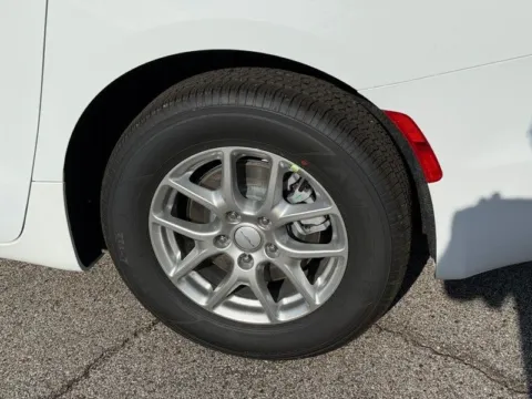 More photos of 2027 Chrysler Pacifica Select at Clement Chrysler Dodge Jeep Ram Columbia, IL
