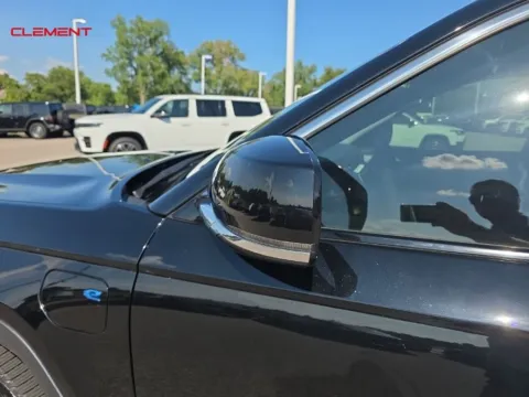More photos of 2022 Jeep Grand Cherokee 4xe at Clement Chrysler Dodge Jeep Ram Columbia, IL