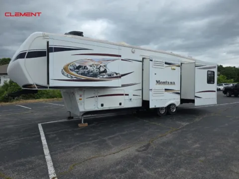 More photos of 2012 Keystone Fifth Wheel at Clement Chrysler Dodge Jeep Ram Columbia, IL