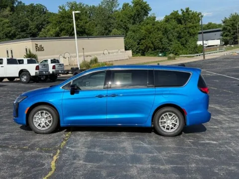 Photos of 2027 Chrysler Pacifica Select for sale in Columbia, IL at Clement Chrysler Dodge Jeep Ram Columbia