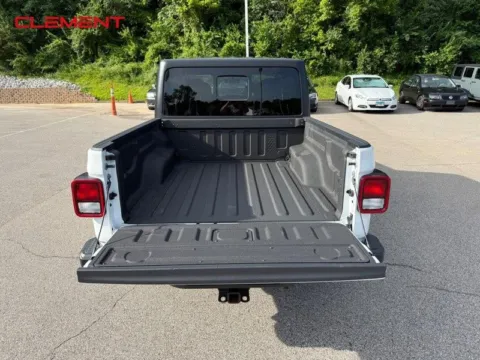 More photos of 2022 Jeep Gladiator Sport at Clement Chrysler Dodge Jeep Ram Columbia, IL