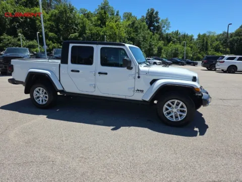 More photos of 2023 Jeep Gladiator Sport S at Clement Chrysler Dodge Jeep Ram Columbia, IL