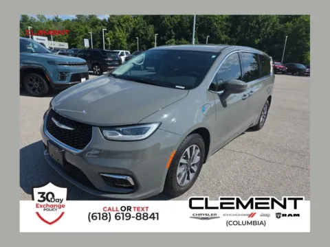 Gray 2022 Chrysler Pacifica Hybrid Touring L for sale in Columbia, IL