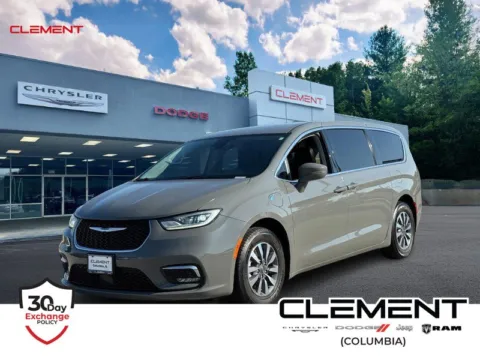 Gray 2022 Chrysler Pacifica Hybrid Touring L for sale in Columbia, IL