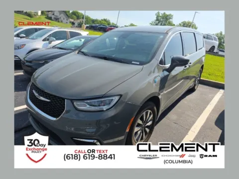 Gray 2022 Chrysler Pacifica Hybrid Touring L for sale in Columbia, IL