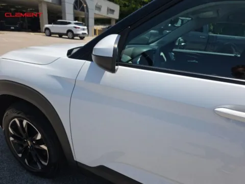 More photos of 2021 Chevrolet TrailBlazer LT at Clement Chrysler Dodge Jeep Ram Columbia, IL