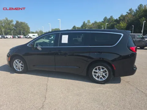 More photos of 2023 Chrysler Voyager LX at Clement Chrysler Dodge Jeep Ram Columbia, IL