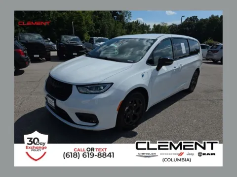 White 2024 Chrysler Pacifica Hybrid Select for sale in Columbia, IL