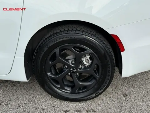 More photos of 2024 Chrysler Pacifica Hybrid Select at Clement Chrysler Dodge Jeep Ram Columbia, IL