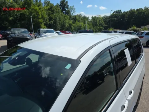 More photos of 2024 Chrysler Pacifica Hybrid Select at Clement Chrysler Dodge Jeep Ram Columbia, IL