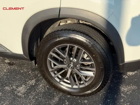 More photos of 2023 Nissan Rogue S at Clement Chrysler Dodge Jeep Ram Columbia, IL