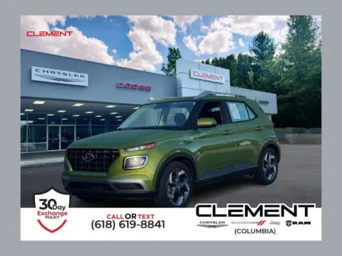 Green 2023 Hyundai Venue SEL for sale in Columbia, IL