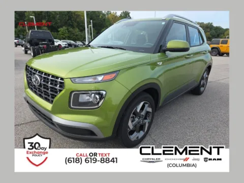 Green 2023 Hyundai Venue SEL for sale in Columbia, IL