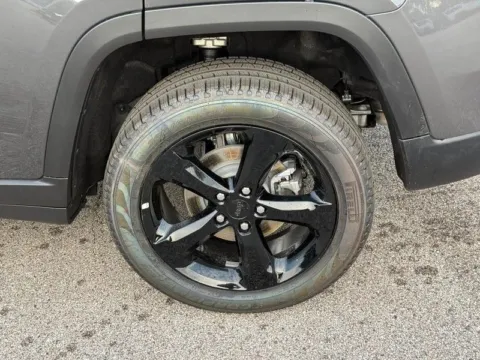 More photos of 2026 Jeep Grand Cherokee Limited at Clement Chrysler Dodge Jeep Ram Columbia, IL