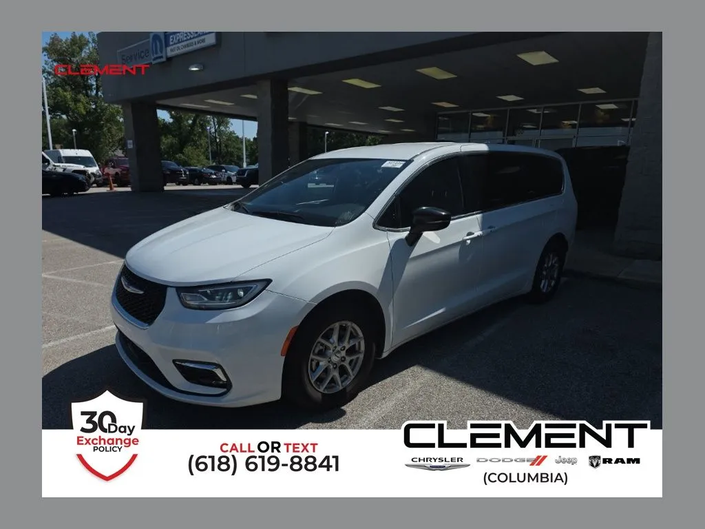 White 2025 Chrysler Pacifica Select for sale in Columbia, IL