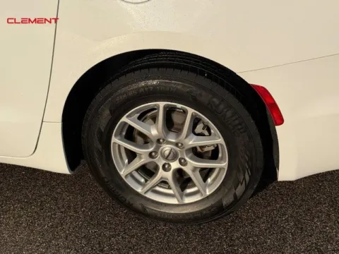 More photos of 2025 Chrysler Pacifica Select at Clement Chrysler Dodge Jeep Ram Columbia, IL