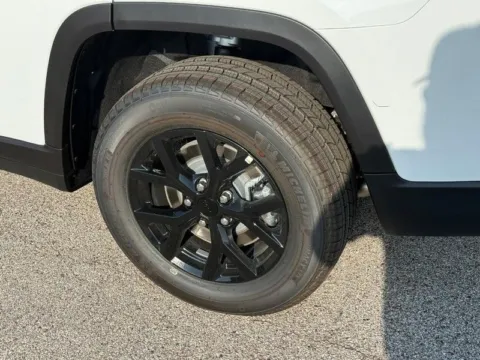 More photos of 2026 Jeep Grand Cherokee L Laredo Altitude at Clement Chrysler Dodge Jeep Ram Columbia, IL