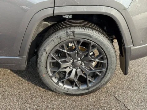 More photos of 2026 Jeep Grand Cherokee Summit at Clement Chrysler Dodge Jeep Ram Columbia, IL
