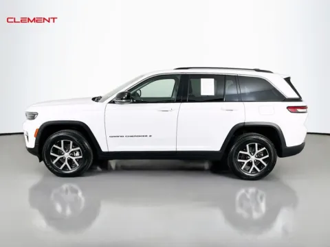 More photos of 2023 Jeep Grand Cherokee Limited at Clement Chrysler Dodge Jeep Ram Columbia, IL