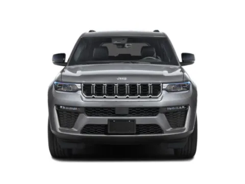 More photos of 2027 Jeep Grand Cherokee Laredo Altitude at Clement Chrysler Dodge Jeep Ram Columbia, IL
