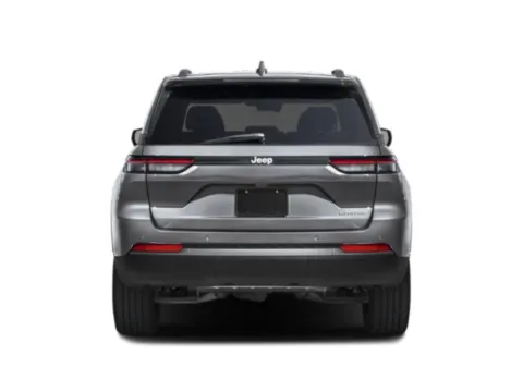 More photos of 2027 Jeep Grand Cherokee Laredo Altitude at Clement Chrysler Dodge Jeep Ram Columbia, IL