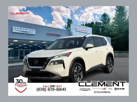 White 2023 Nissan Rogue SV for sale in Columbia, IL