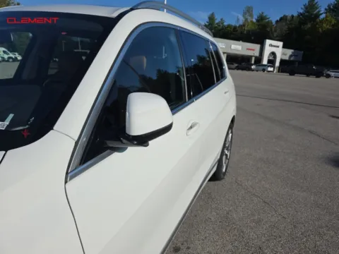 More photos of 2021 BMW X7 xDrive40i at Clement Chrysler Dodge Jeep Ram Columbia, IL
