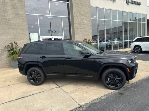 More photos of 2026 Jeep Grand Cherokee Limited at Clement Chrysler Dodge Jeep Ram Columbia, IL