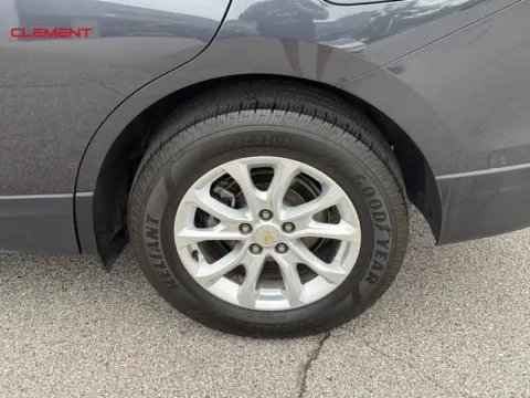 More photos of 2022 Chevrolet Equinox LT at Clement Chrysler Dodge Jeep Ram Columbia, IL