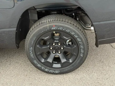 More photos of 2027 Ram 1500 Express at Clement Chrysler Dodge Jeep Ram Columbia, IL