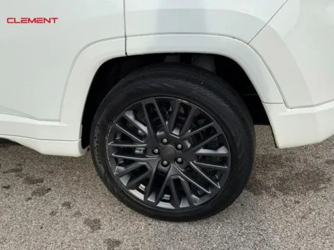 More photos of 2022 Jeep Compass Limited at Clement Chrysler Dodge Jeep Ram Columbia, IL