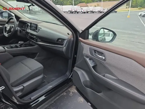 More photos of 2023 Nissan Rogue SV at Clement Chrysler Dodge Jeep Ram Columbia, IL