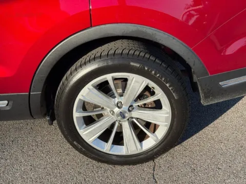 More photos of 2019 Ford Explorer Limited at Clement Chrysler Dodge Jeep Ram Columbia, IL