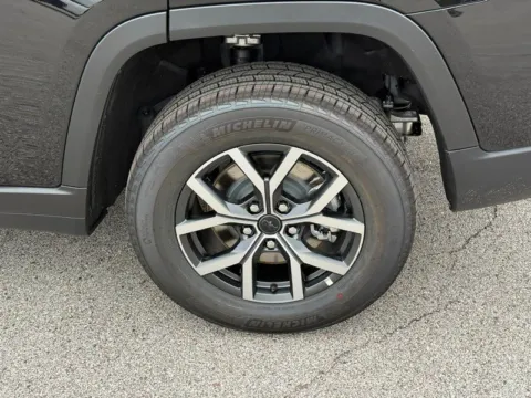 More photos of 2027 Jeep Grand Cherokee L Laredo at Clement Chrysler Dodge Jeep Ram Columbia, IL