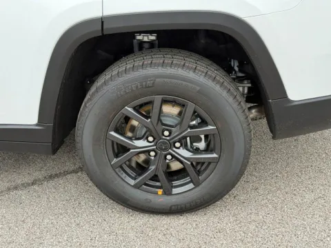 More photos of 2027 Jeep Grand Cherokee L Laredo Altitude at Clement Chrysler Dodge Jeep Ram Columbia, IL