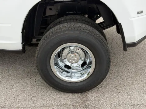 More photos of 2027 Ram 3500 Tradesman at Clement Chrysler Dodge Jeep Ram Columbia, IL