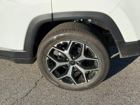 More photos of 2027 Jeep Compass Limited at Clement Chrysler Dodge Jeep Ram Columbia, IL