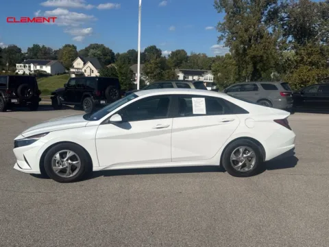 More photos of 2021 Hyundai Elantra SE at Clement Chrysler Dodge Jeep Ram Columbia, IL