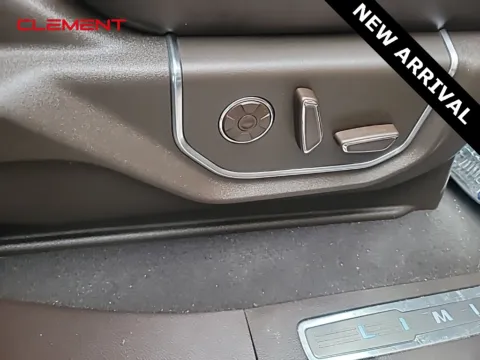 More photos of 2019 Ford F-250SD Limited at Clement Chrysler Dodge Jeep Ram Columbia, IL